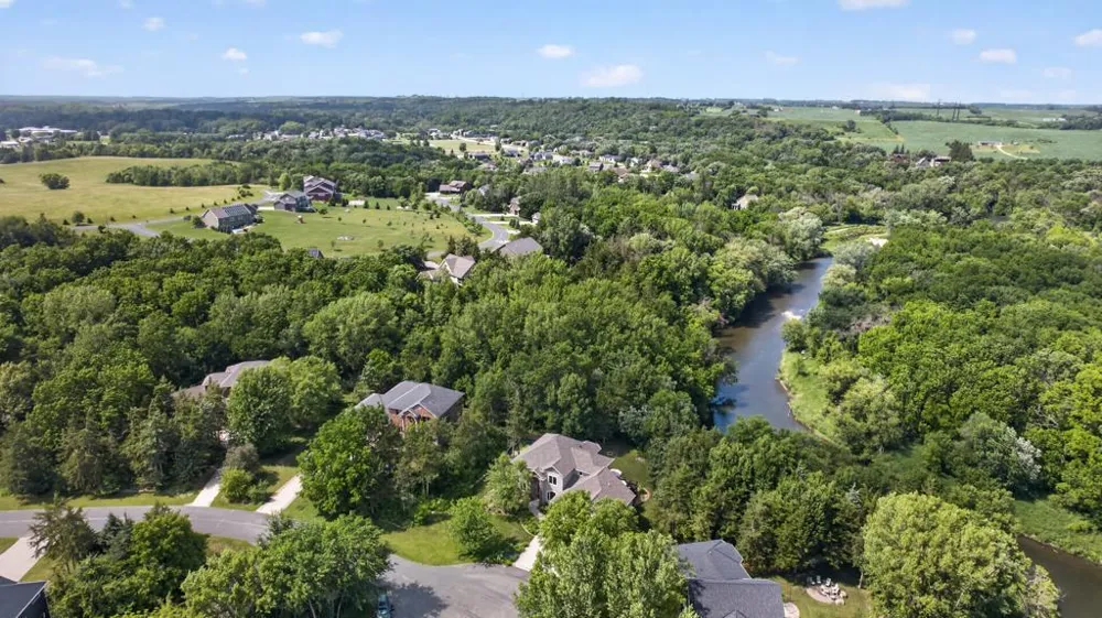 955 Cedar Point Lane SE Oronoco, MN 55960