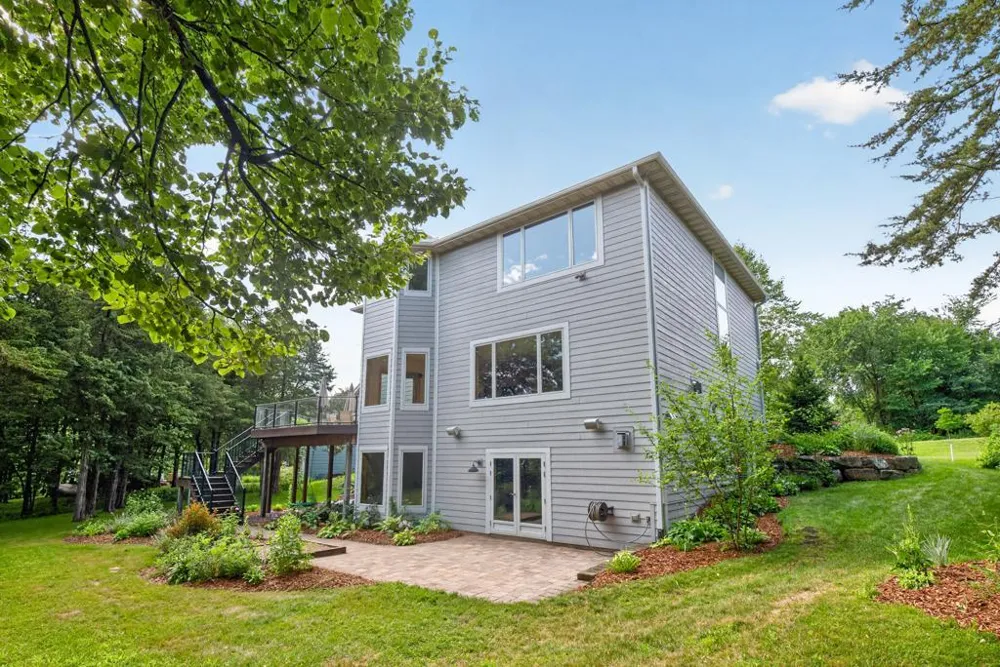 955 Cedar Point Lane SE Oronoco, MN 55960