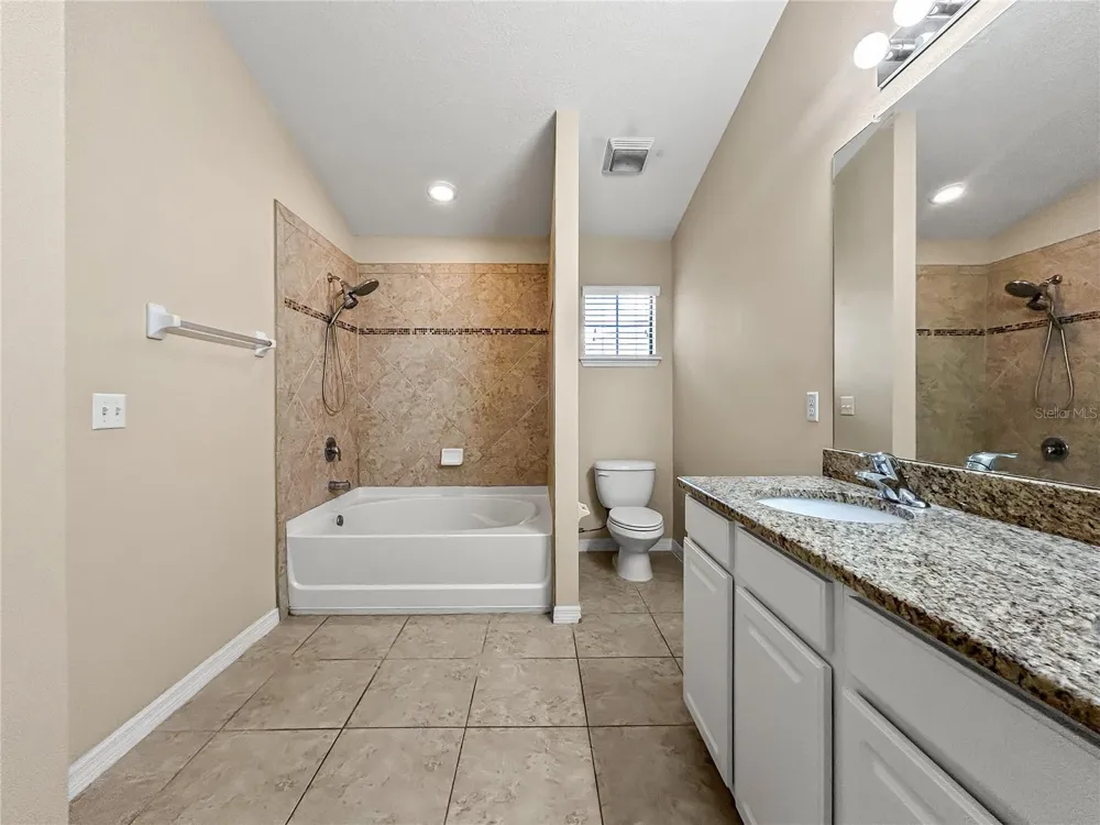 16615 KINGLETSIDE COURT Lithia, FL 33547