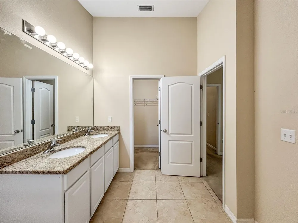 16615 KINGLETSIDE COURT Lithia, FL 33547