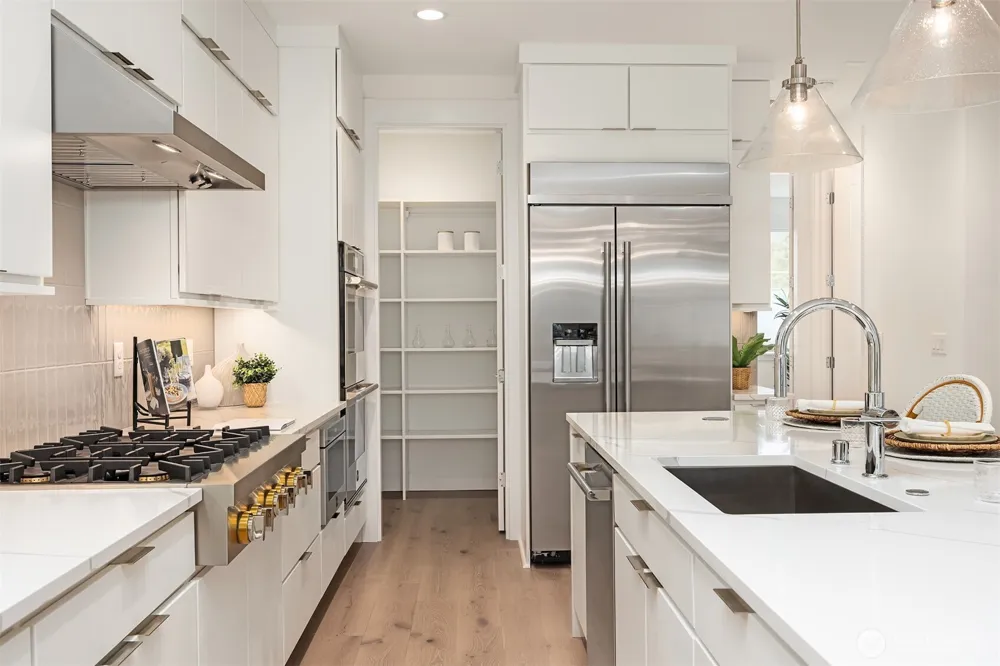 14826 Site 1 NE 2nd Court Bellevue, WA 98007