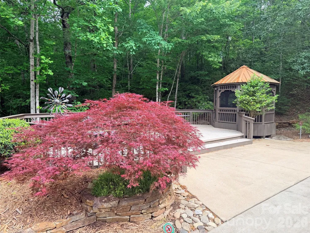 104 Willis Way Lake Lure, NC 28746