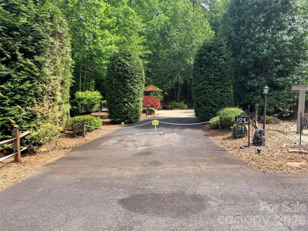 104 Willis Way Lake Lure, NC 28746