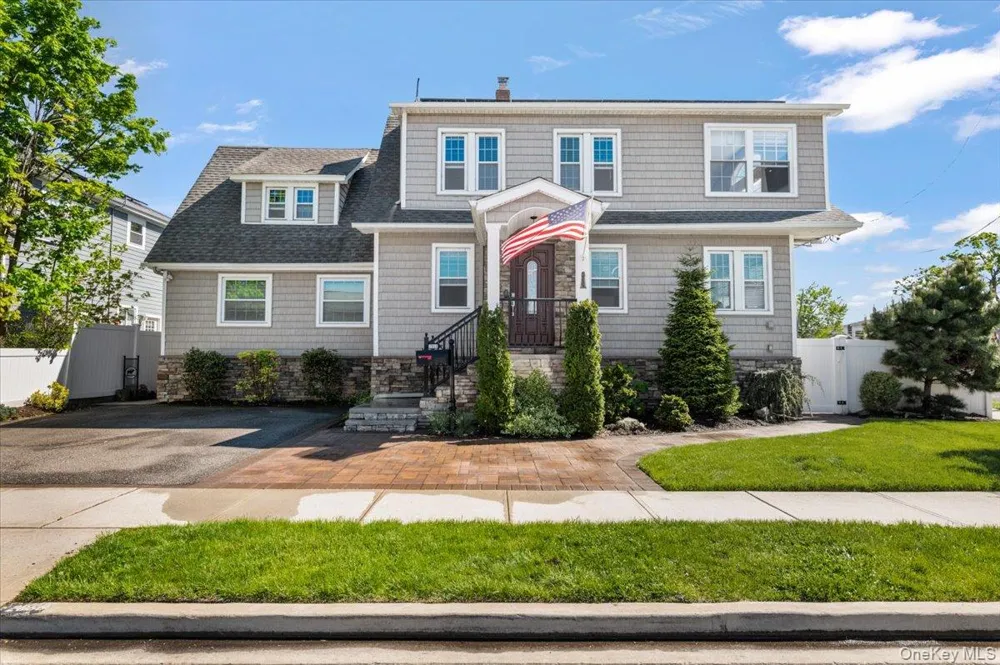 2968 Islip Court Wantagh, NY 11793