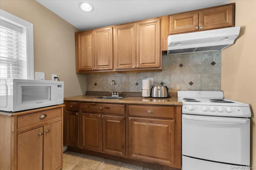 2968 Islip Court Wantagh, NY 11793