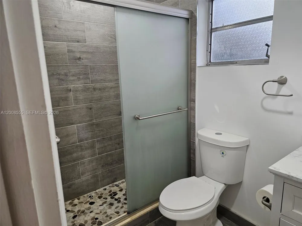 900 Tallwood Ave #207 Hollywood, FL 33021