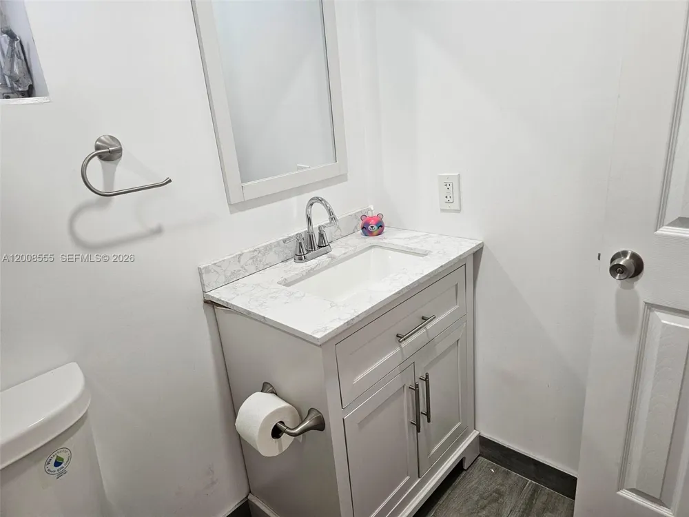 900 Tallwood Ave #207 Hollywood, FL 33021