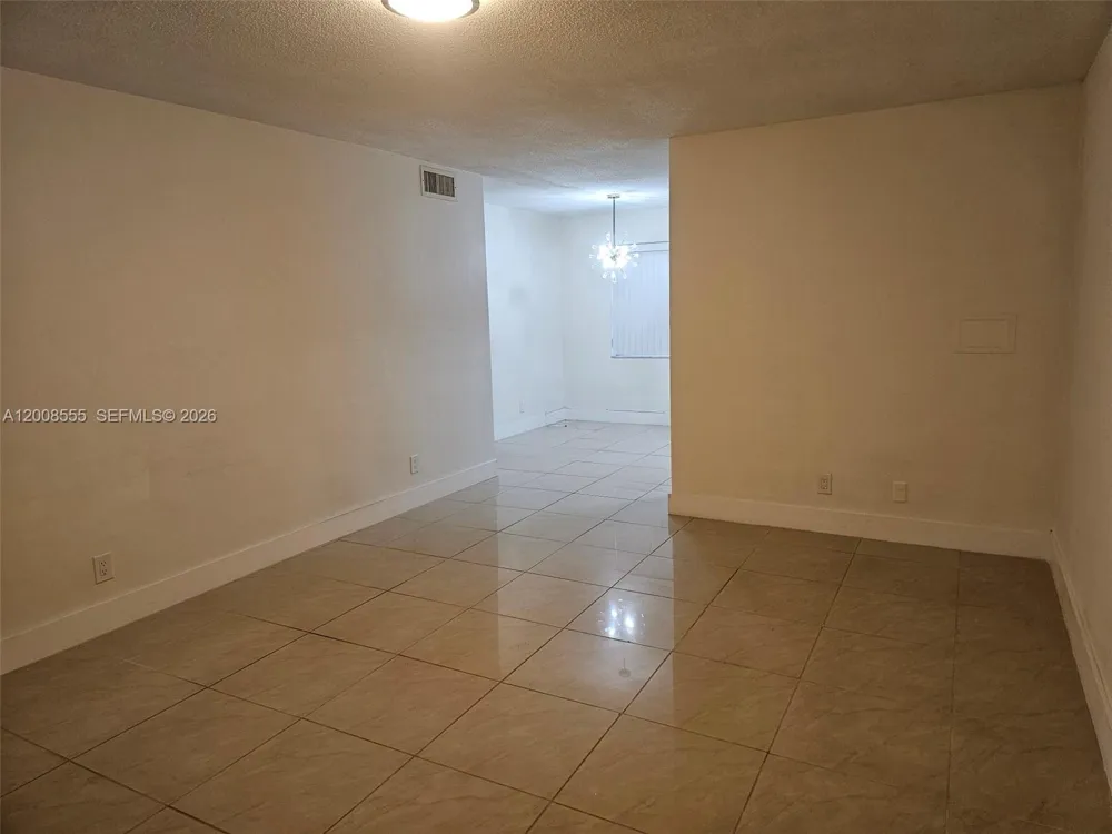 900 Tallwood Ave #207 Hollywood, FL 33021