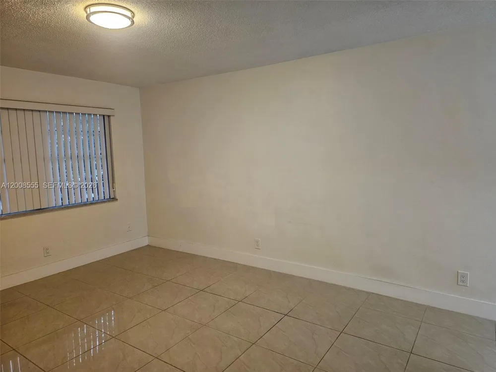 900 Tallwood Ave #207 Hollywood, FL 33021