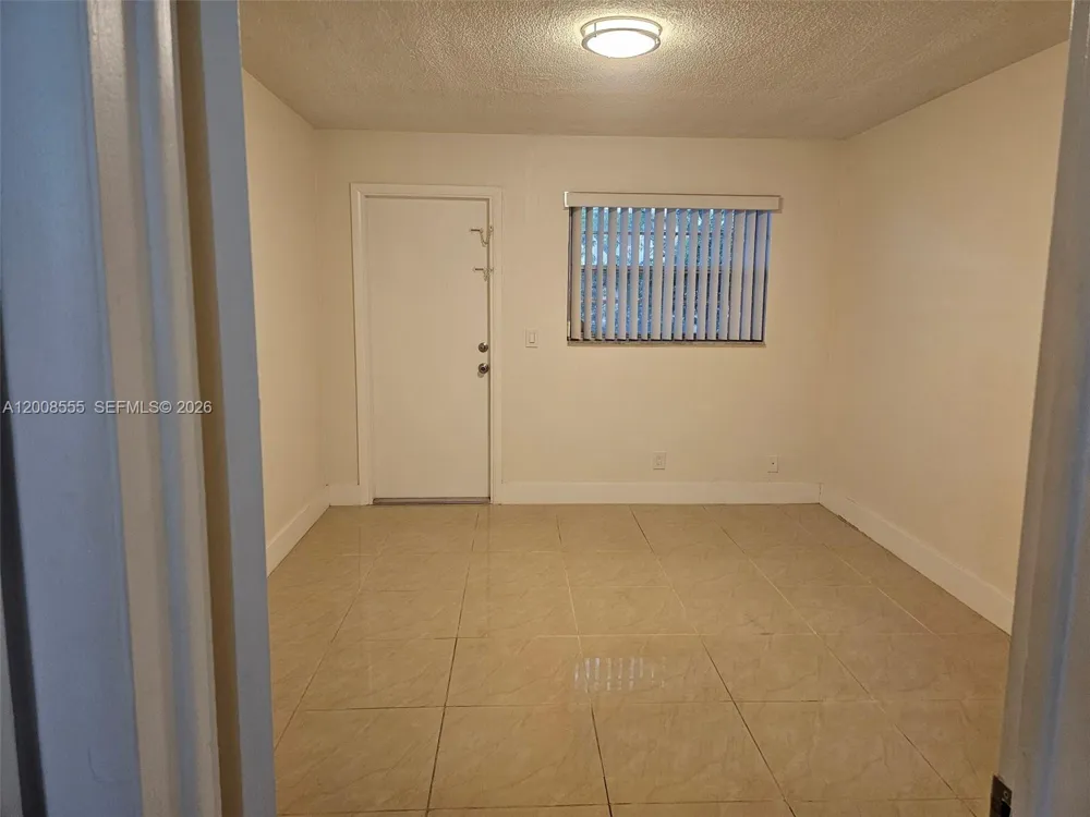 900 Tallwood Ave #207 Hollywood, FL 33021