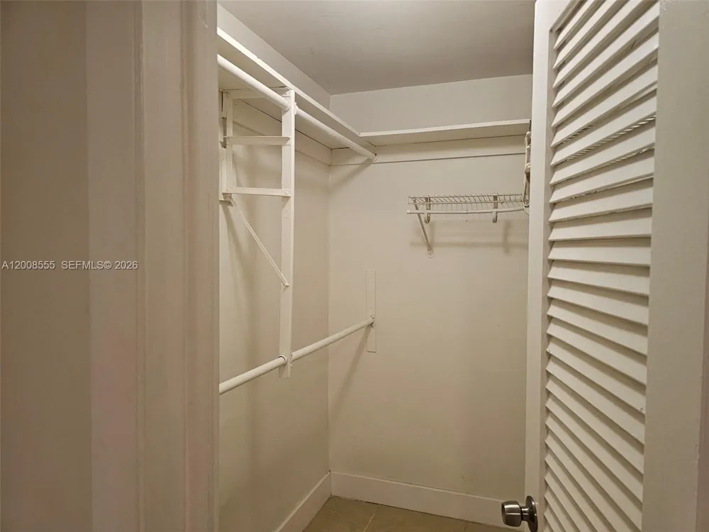900 Tallwood Ave #207 Hollywood, FL 33021