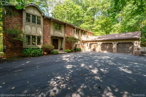 1100 Bretton Lane