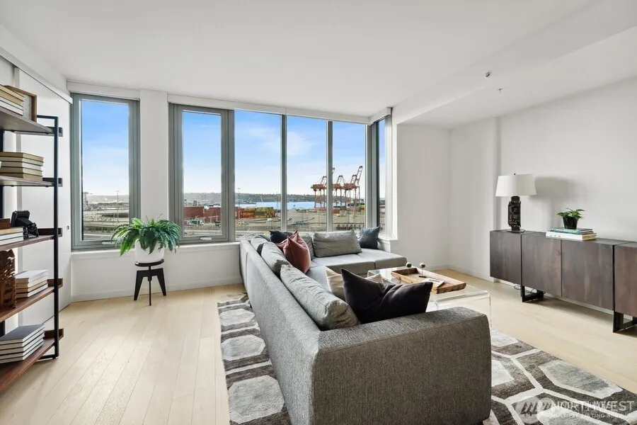 590 1st Avenue S #805 Seattle, WA 98104