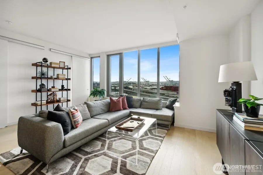 590 1st Avenue S #805 Seattle, WA 98104