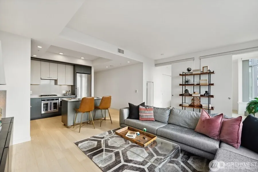 590 1st Avenue S #805 Seattle, WA 98104