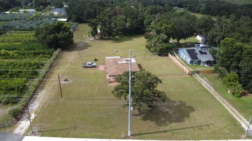 2806 E 60 HIGHWAY Plant City, FL 33567