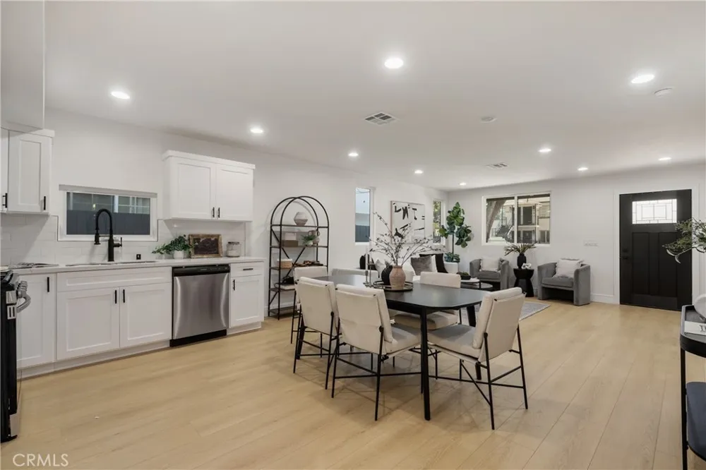 2706 S Cochran Street Los Angeles, CA 90016