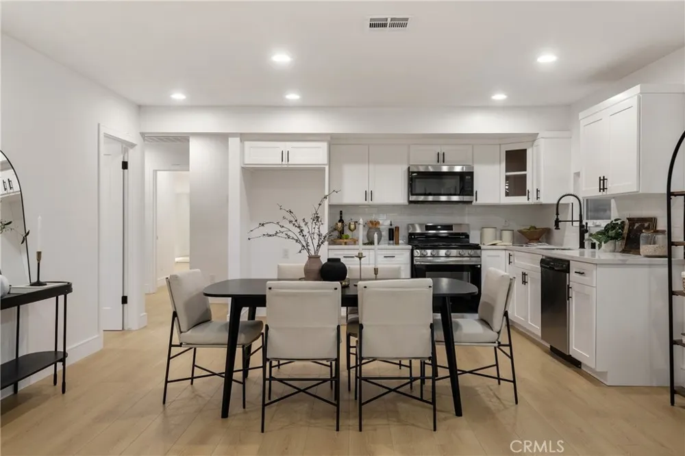 2706 S Cochran Street Los Angeles, CA 90016