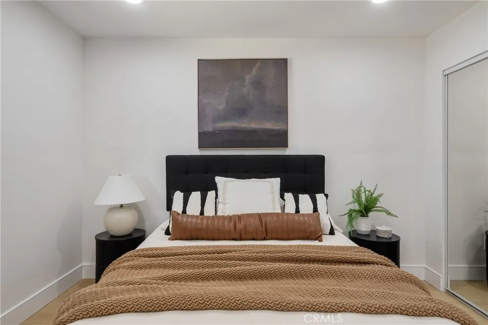 2706 S Cochran Street Los Angeles, CA 90016