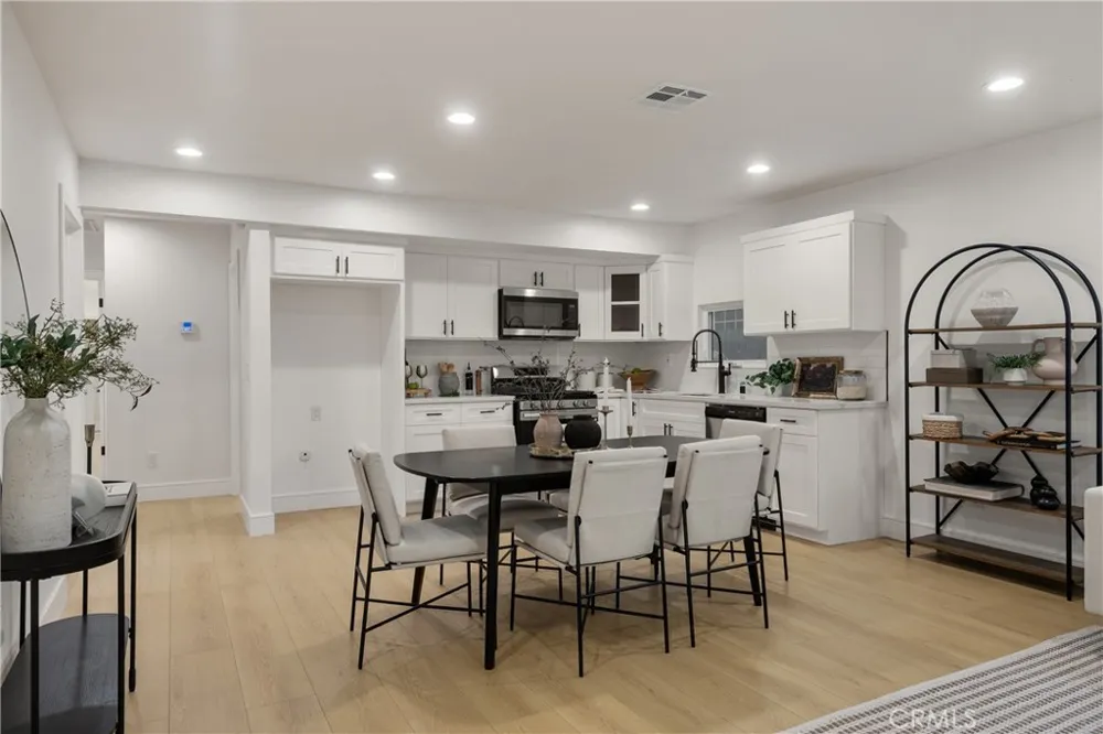 2706 S Cochran Street Los Angeles, CA 90016