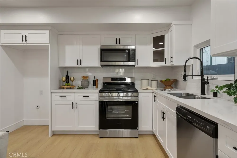 2706 S Cochran Street Los Angeles, CA 90016