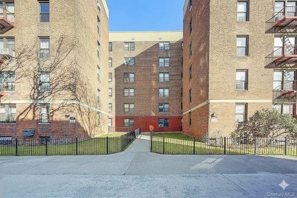 6535 108th Street #B7 Forest Hills, NY 11375