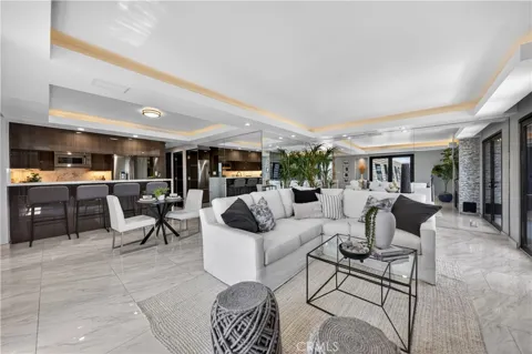 2601 E Ocean #807