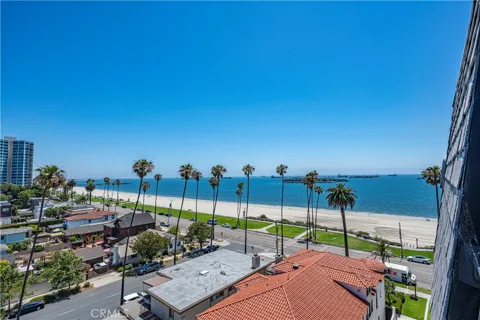 2601 E Ocean #807