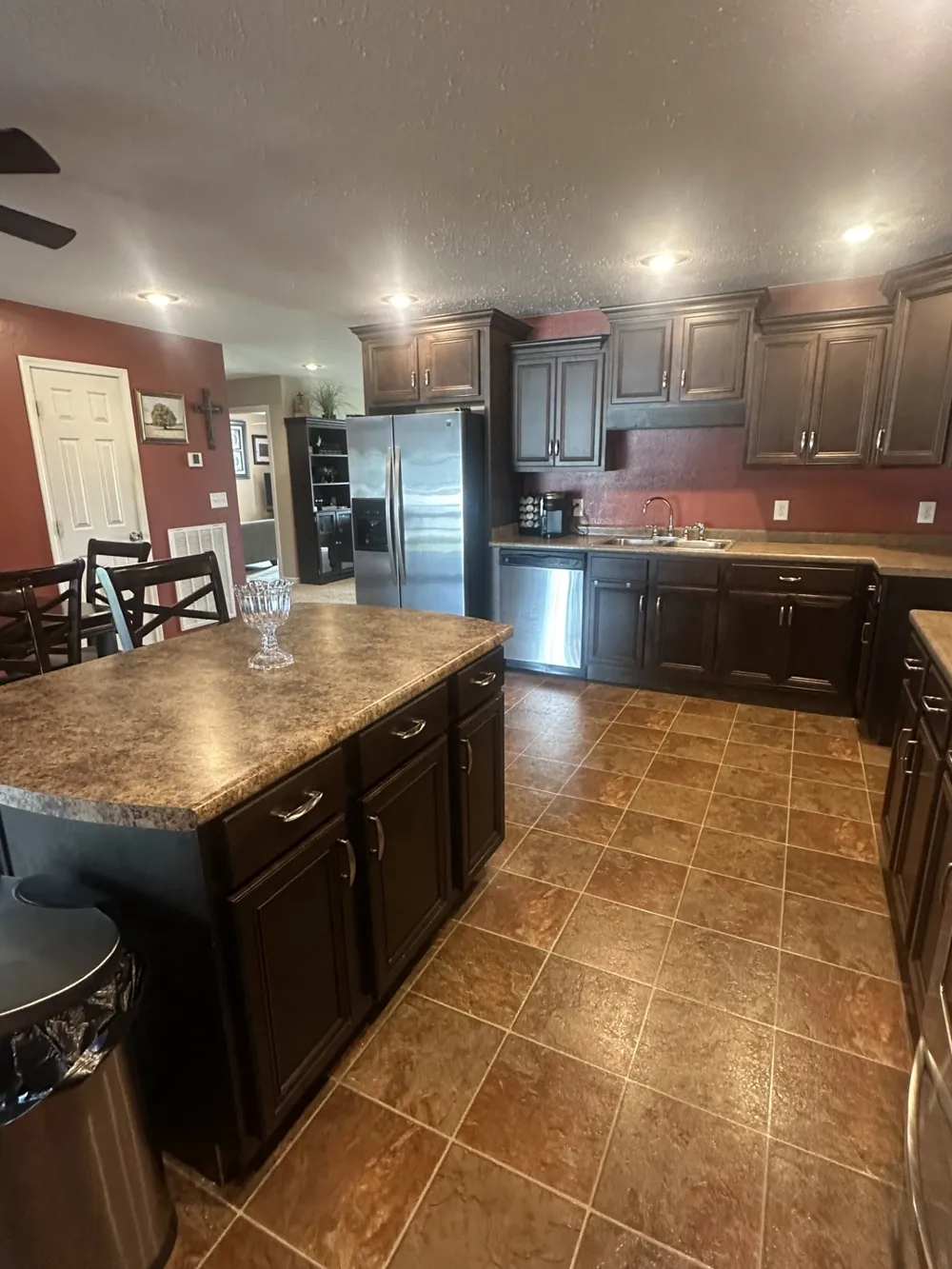 59 Eiffel Tower Ln Paris, TN 38242