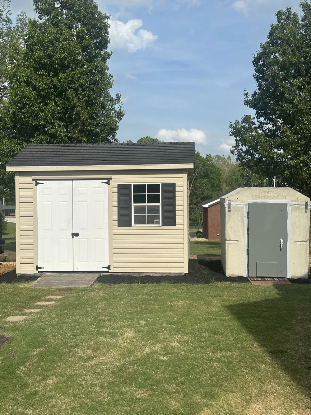 59 Eiffel Tower Ln Paris, TN 38242
