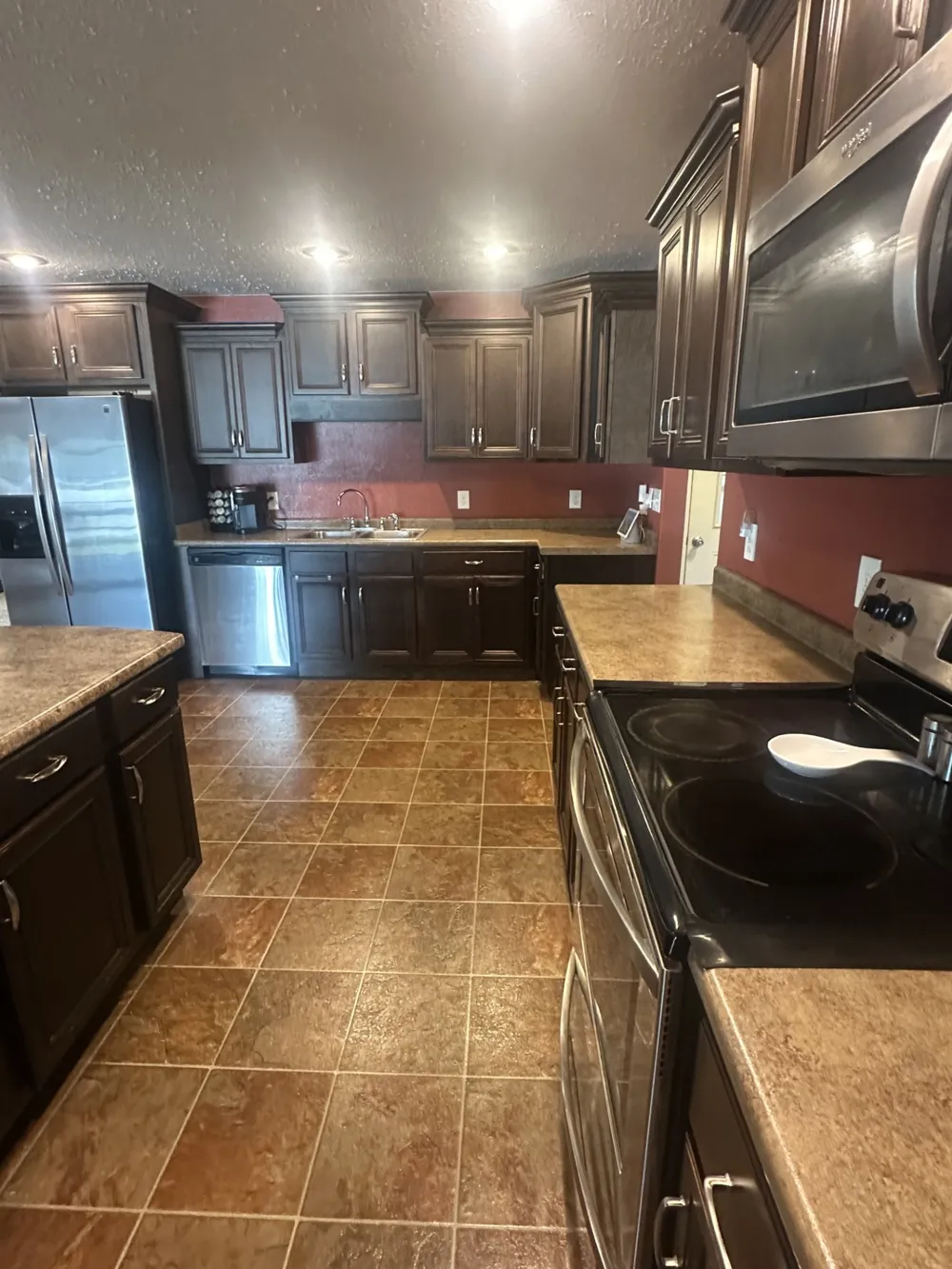 59 Eiffel Tower Ln Paris, TN 38242