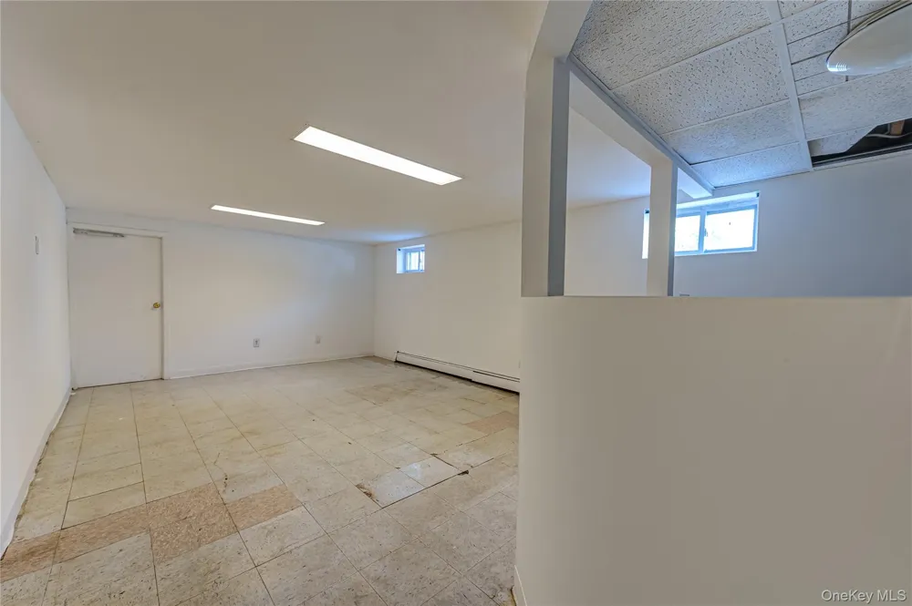 220 Windsor Avenue Brightwaters, NY 11718