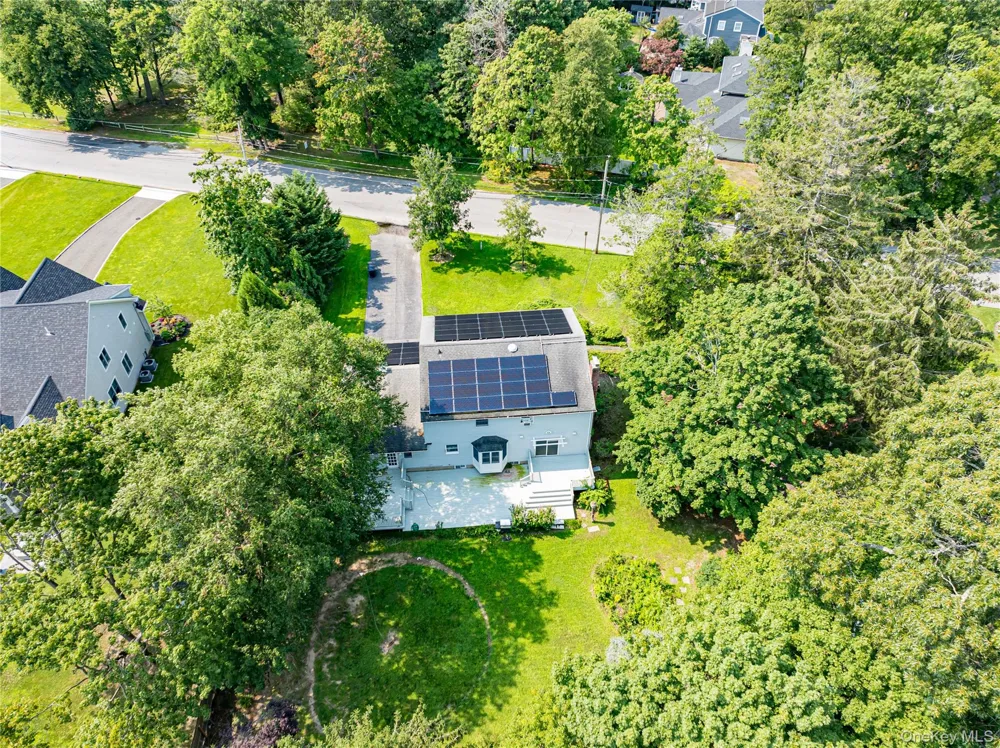 220 Windsor Avenue Brightwaters, NY 11718