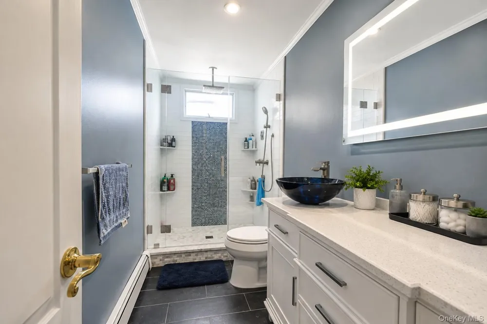 220 Windsor Avenue Brightwaters, NY 11718