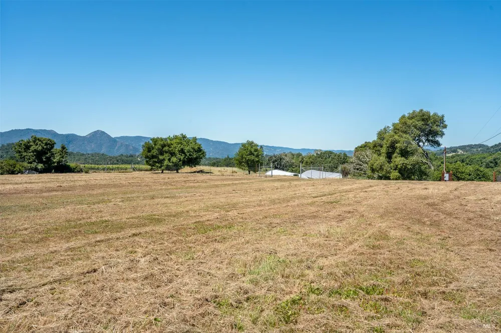 13000 Buckman Drive Hopland, CA 95449
