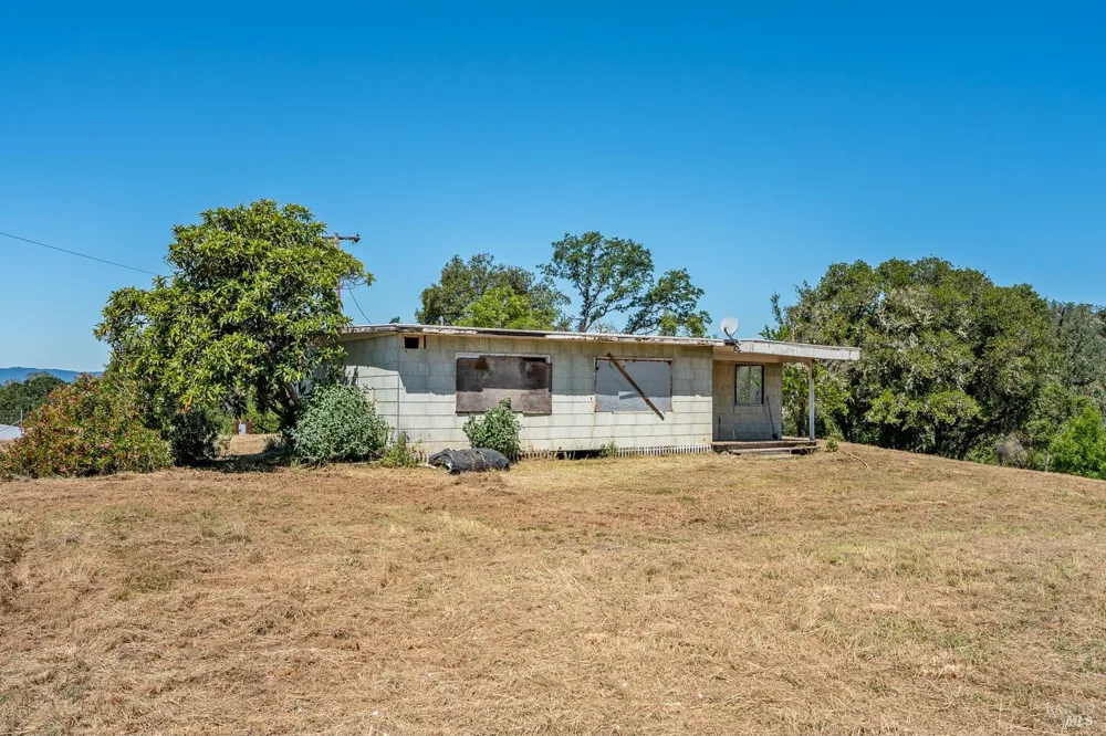 13000 Buckman Drive Hopland, CA 95449