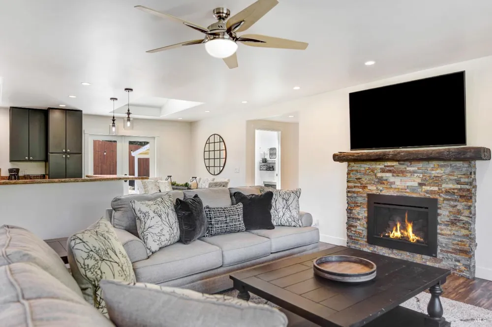 820 Warm Springs Road Kenwood, CA 95452