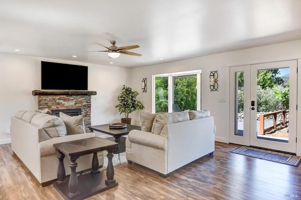 820 Warm Springs Road Kenwood, CA 95452