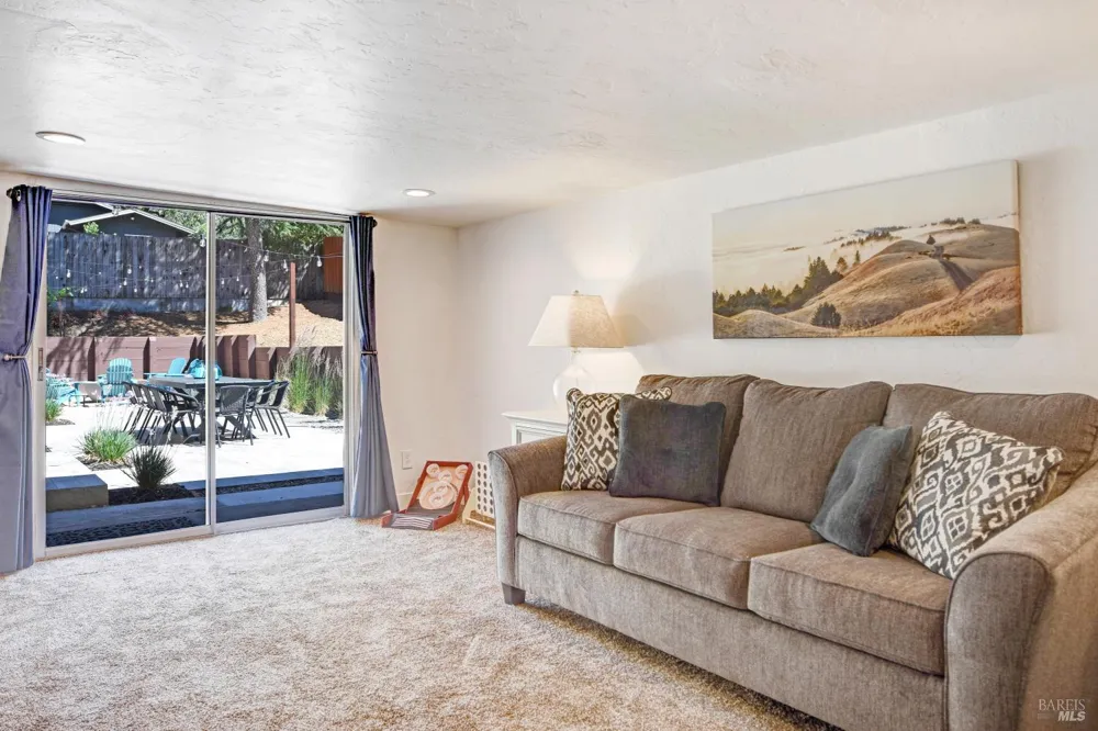 820 Warm Springs Road Kenwood, CA 95452