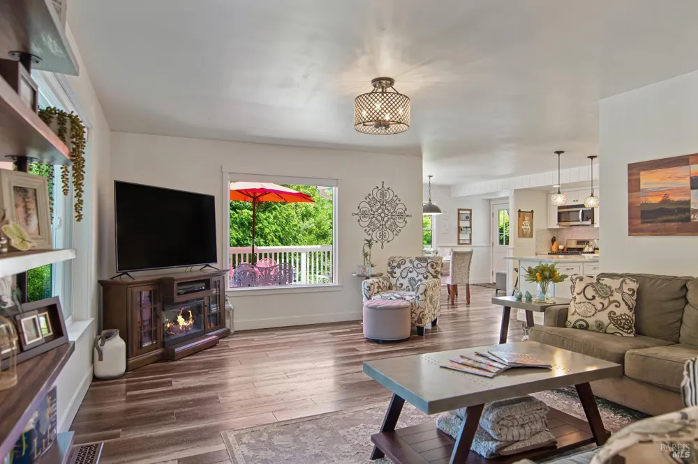820 Warm Springs Road Kenwood, CA 95452