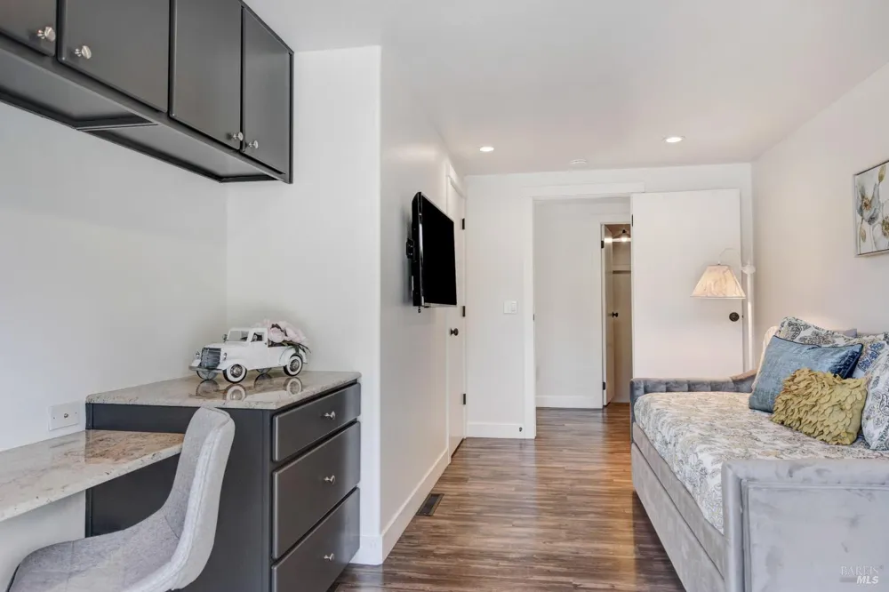 820 Warm Springs Road Kenwood, CA 95452