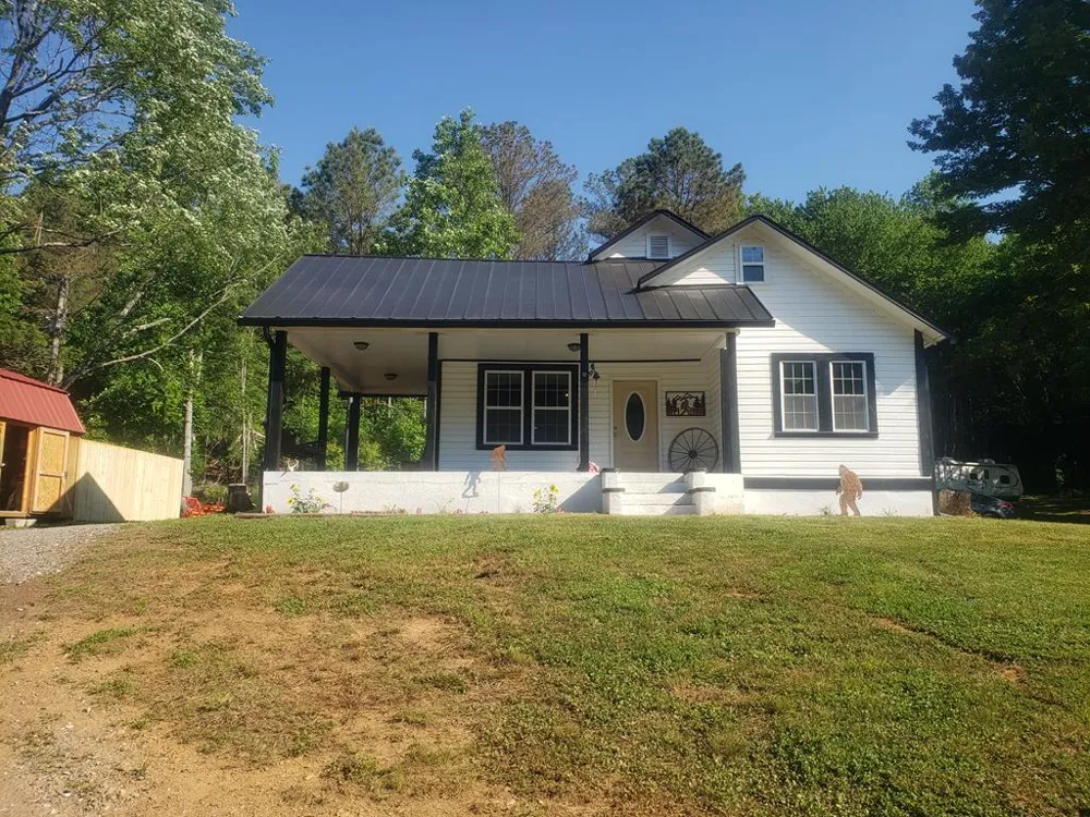 5842 Us Hwy 64 W Brasstown, NC 28902