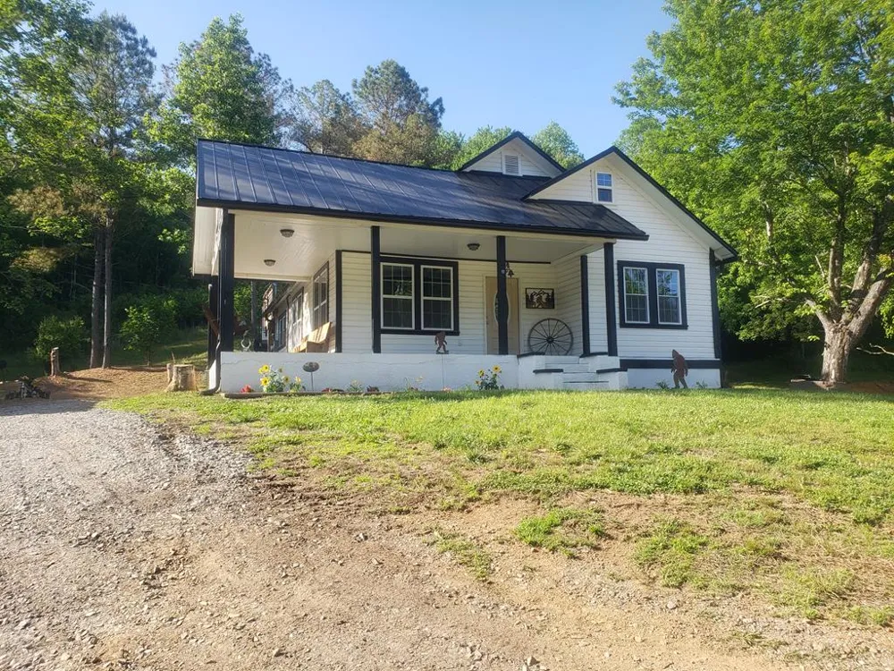 5842 Us Hwy 64 W Brasstown, NC 28902