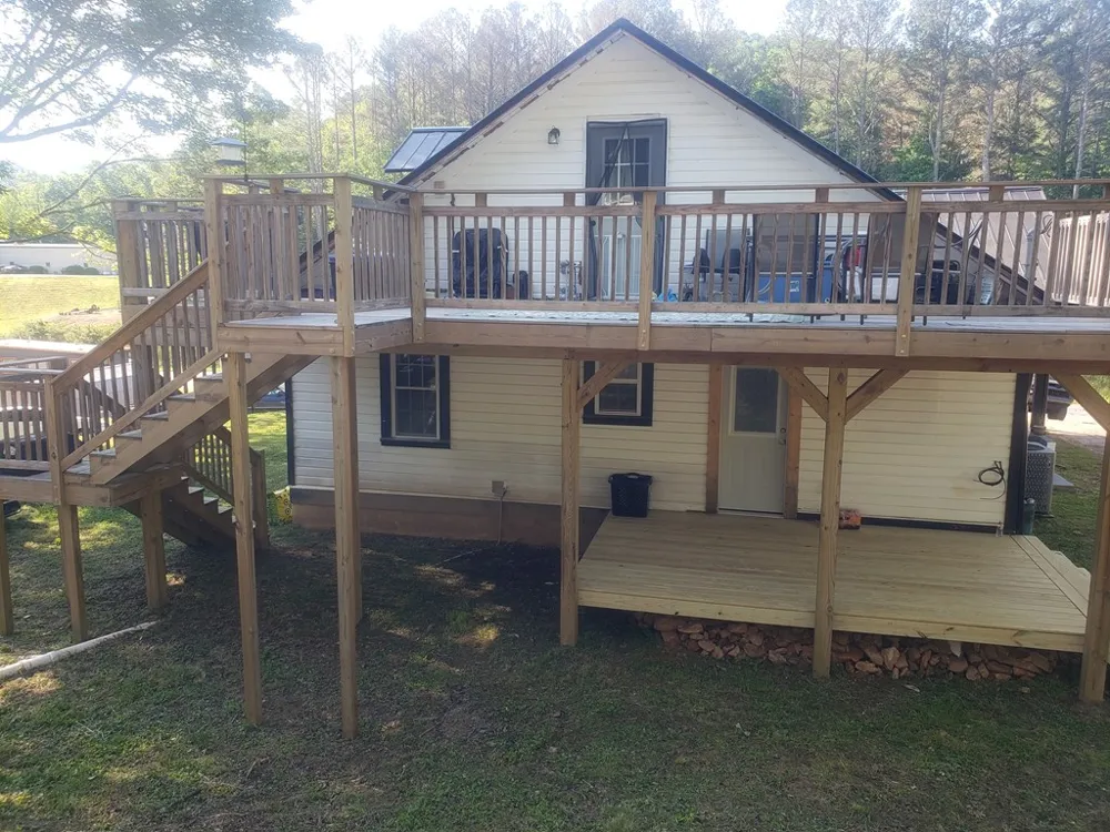 5842 Us Hwy 64 W Brasstown, NC 28902