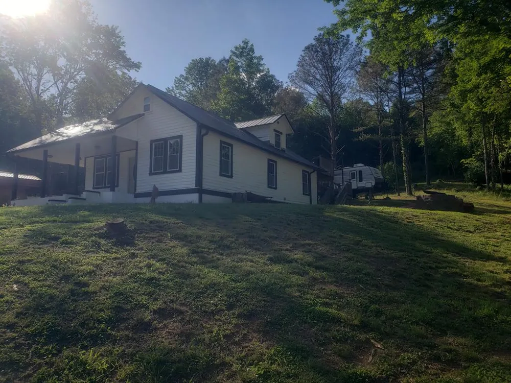 5842 Us Hwy 64 W Brasstown, NC 28902