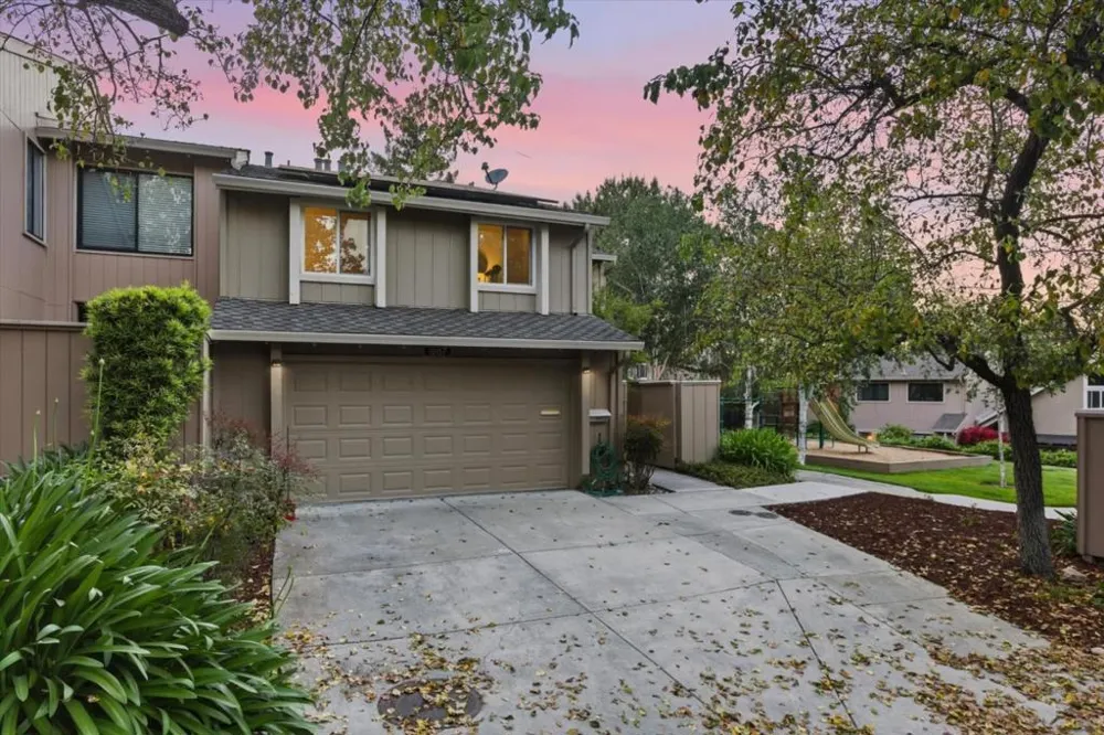 10157 Camberley Lane Cupertino, CA 95014