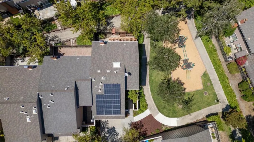 10157 Camberley Lane Cupertino, CA 95014