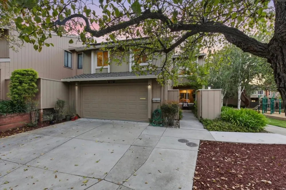 10157 Camberley Lane Cupertino, CA 95014