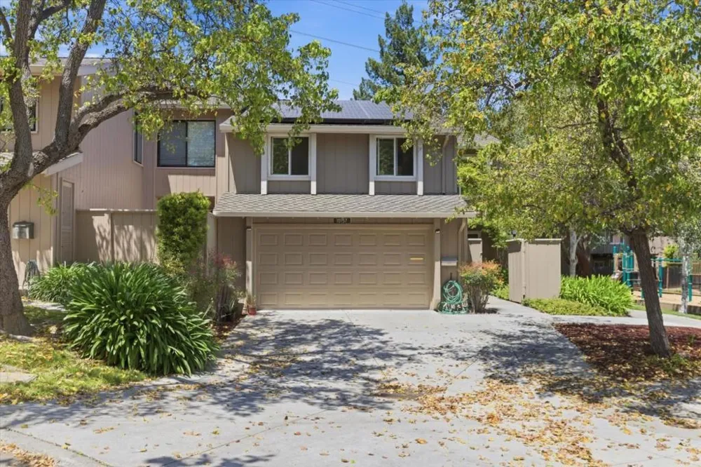 10157 Camberley Lane Cupertino, CA 95014