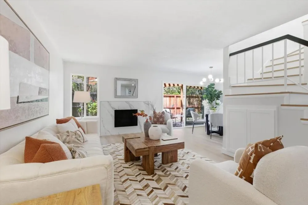 10157 Camberley Lane Cupertino, CA 95014